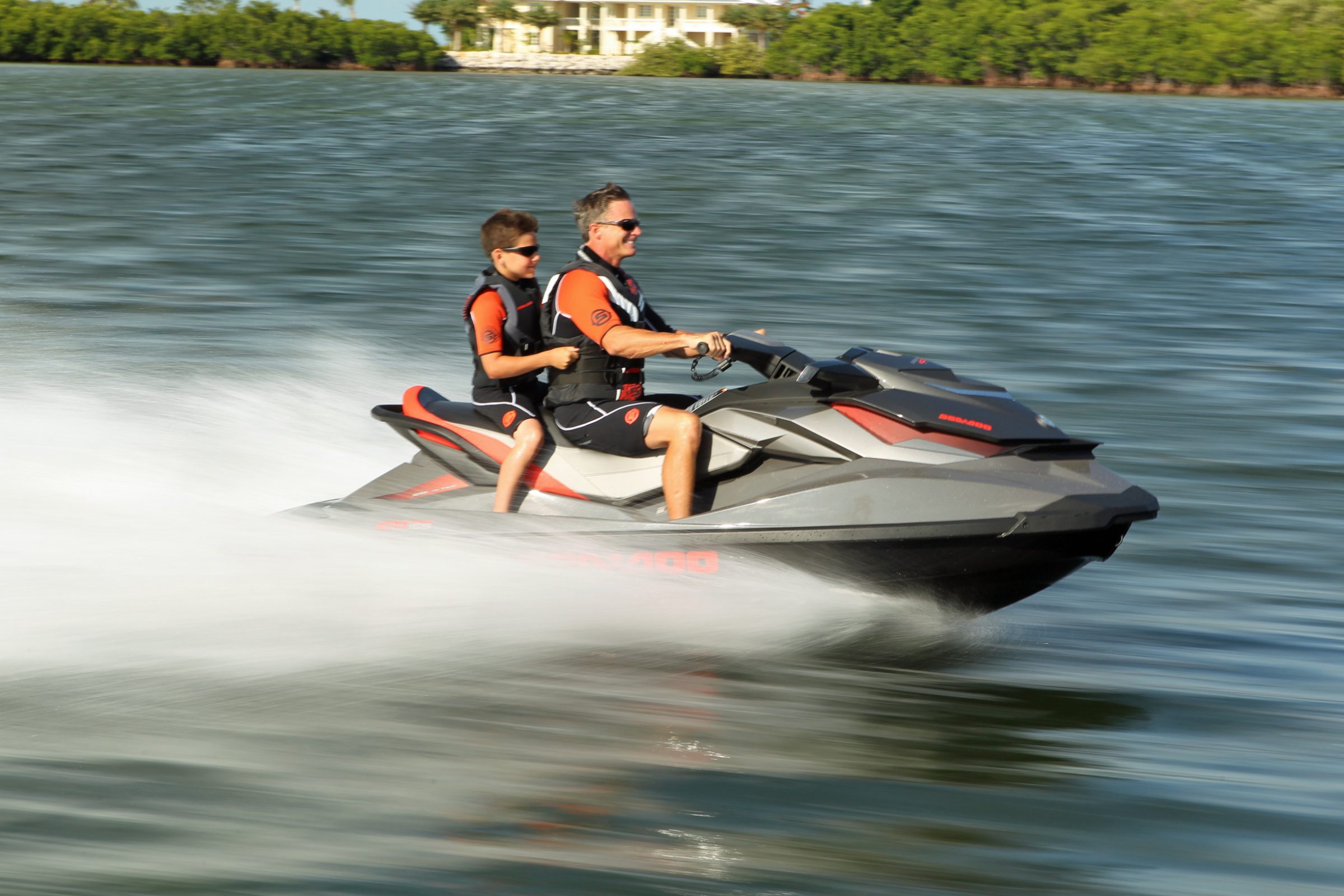 2014-sea-doo-gti-limited-155_action2